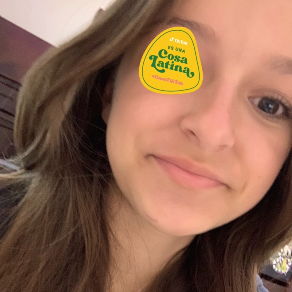Meet your Posher, Camila